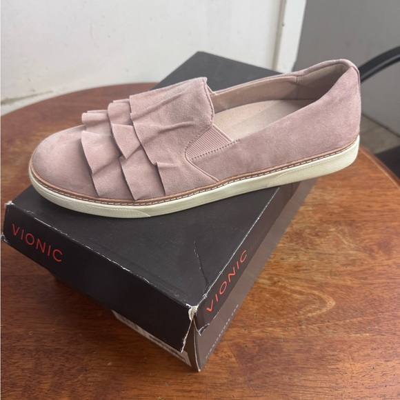 Vionic Women's Pink Ruffle Slip-On - Picture 2 of 3
